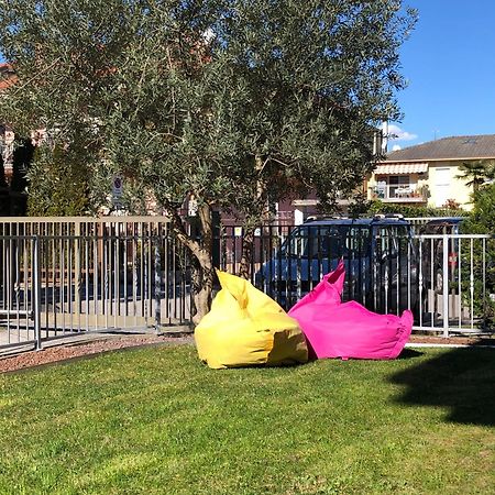 Family Garden Apartment Riva del Garda Exterior photo