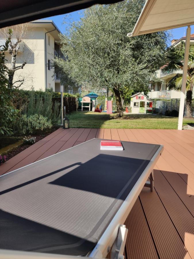Family Garden Apartment Riva del Garda Exterior photo