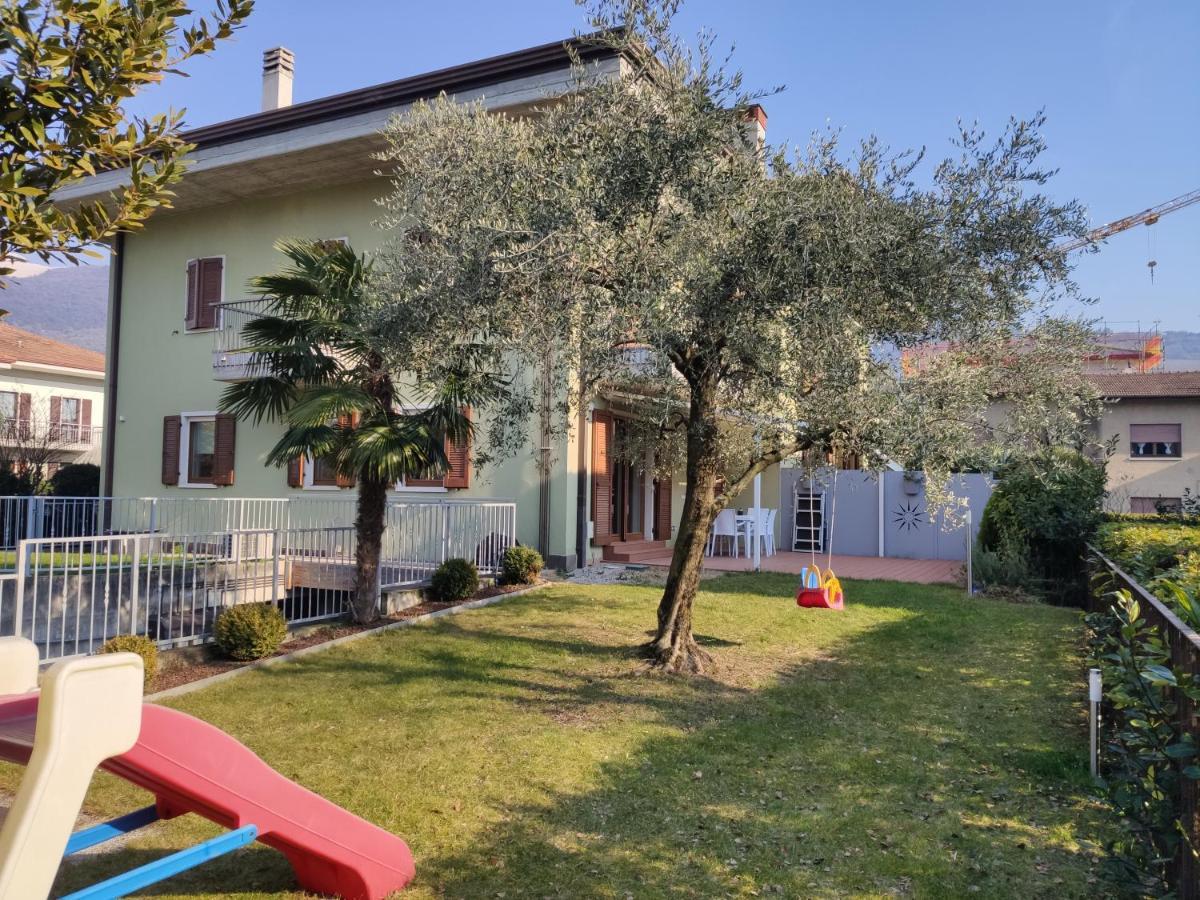 Family Garden Apartment Riva del Garda Exterior photo