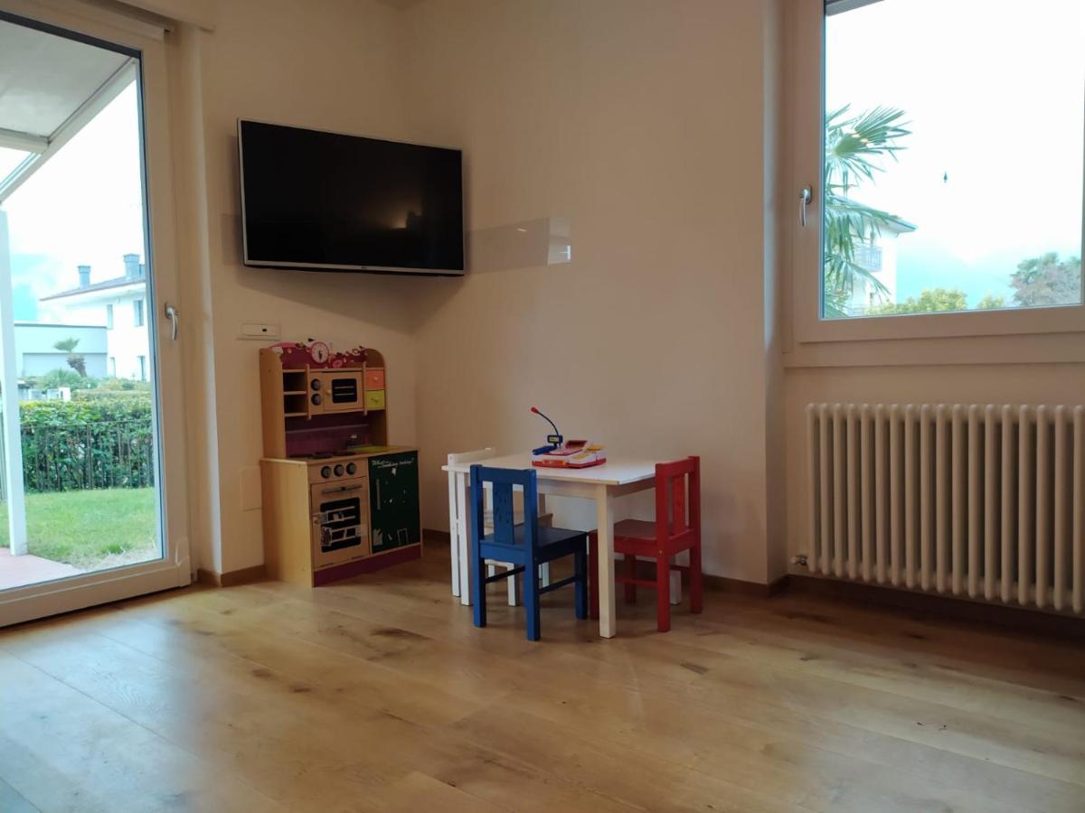 Family Garden Apartment Riva del Garda Exterior photo